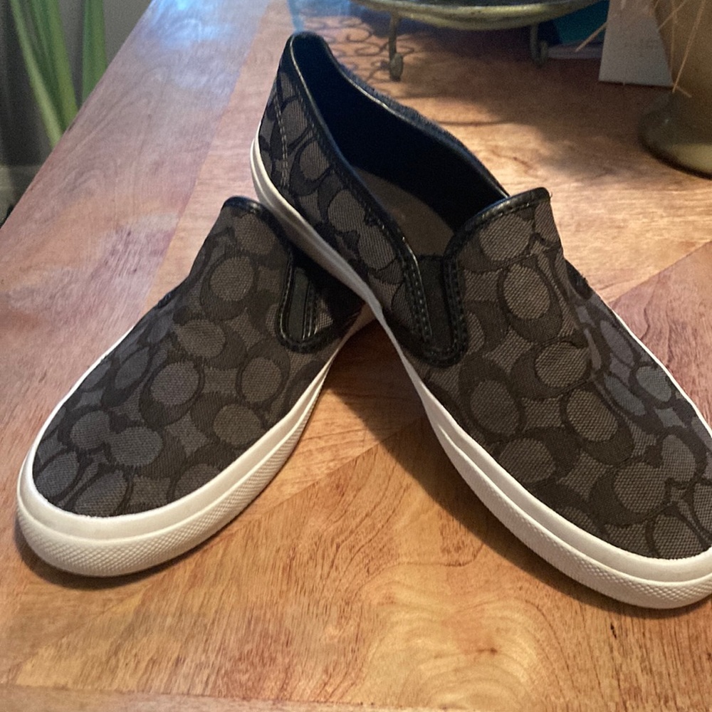 Coach flats lightly worn